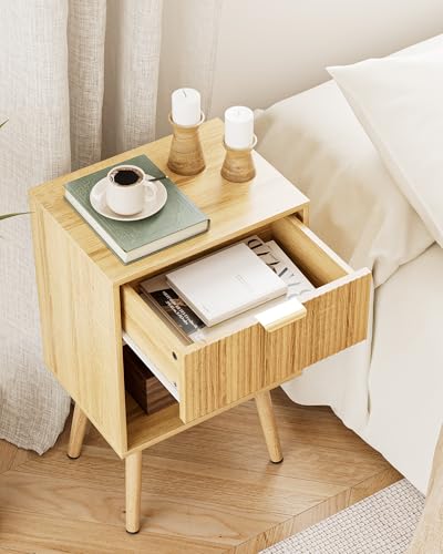 Oak Fluted Nightstand, Modern Bedside Table with Storage Drawer, Wood Night Stand Side End Table for Bedroom, Living Room, Office - color: Oak
