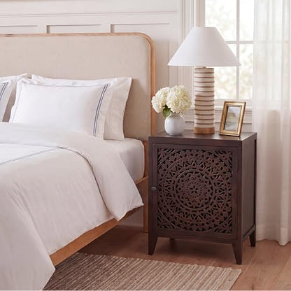 SAFAVIEH Furniture - Thea 1-Door Carved Nightstand - Brown - Mango Wood - Artisan Global Design - Ideal for Bedroom, 20"W x 14"D x 26"H - Fully Assembled (NST5300A) - color: Brown