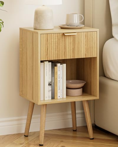 Oak Fluted Nightstand, Modern Bedside Table with Storage Drawer, Wood Night Stand Side End Table for Bedroom, Living Room, Office - color: Oak