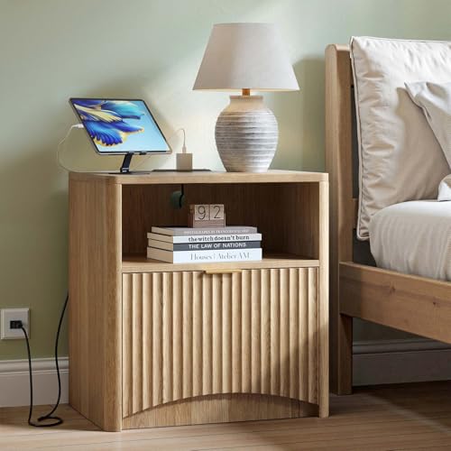 Evermagin Fluted Nightstand with Charging Station, Natural Oak Bedside Table with Drawer and Storage, Wood End Table Mid Century Modern, Large Night Stand for Bedroom - color: Natural Oak, size: 1 Drawer (With Charging Station)
