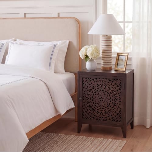 SAFAVIEH Furniture - Thea 1-Door Carved Nightstand - Brown - Mango Wood - Artisan Global Design - Ideal for Bedroom, 20"W x 14"D x 26"H - Fully Assembled (NST5300A) - color: Brown
