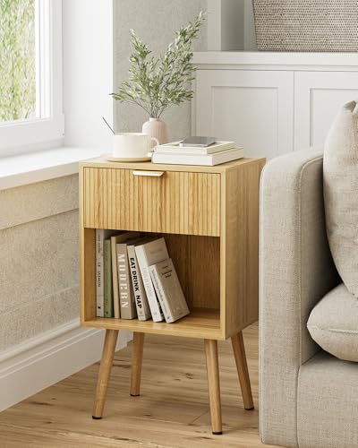 Oak Fluted Nightstand, Modern Bedside Table with Storage Drawer, Wood Night Stand Side End Table for Bedroom, Living Room, Office - color: Oak