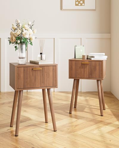Night Stand Set 2, Walnut Nightstand with Fluted Doors, Small Modern Mid-Century Bedside Table for Bedroom, End Table for Living Room - color: Walnut