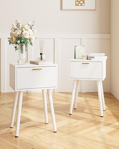 Night Stand Set 2, White Nightstand with Fluted Doors, Small Modern Mid-Century Bedside Table for Bedroom, End Table for Living Room - color: White
