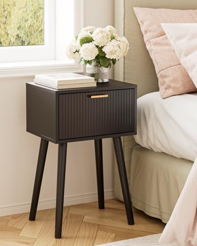 Night Stand Set 2, Black Nightstand with Fluted Doors, Small Modern Mid-Century Bedside Table for Bedroom, End Table for Living Room - color: Black