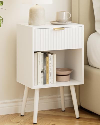 White Fluted Nightstand, Modern Bedside Table with Storage Drawer, Wood Night Stand Side End Table for Bedroom, Living Room, Office - color: White