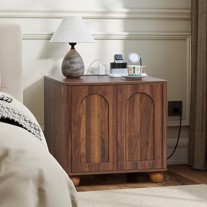 Samll Square Side Table with Charging Station, Mid Century Modern Nightstand with Storage for Bedroom Bed, Small Accent Table with Doors for Living Room Couch Sofa Chair, Office Desk - Walnut - size: Walnut-door