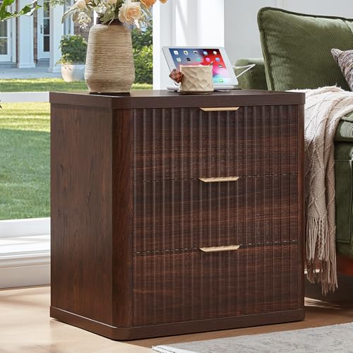 LEYAOYAO Fluted Nightstand with Charging Station, 23" Wide 3 Drawers Night Stand,Walnut End Table with Open Storage,Farmhouse Bed Side Tables, Wood Dresser for Bedroom, Living Room, Closet - color: Walnut, size: 3 Drawers