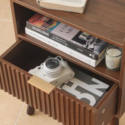 Night Stand, Mid Century Modern Nightstand with Fluted Drawers and Open Shelf, Small Accent Bedside Table for Bedroom, Living Room, and Small Spaces (Walnut Brown) - color: Walnut Brown