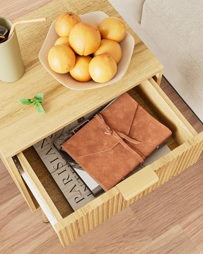 Oak Fluted Nightstand, Modern Bedside Table with Storage Drawer, Wood Night Stand Side End Table for Bedroom, Living Room, Office - color: Oak